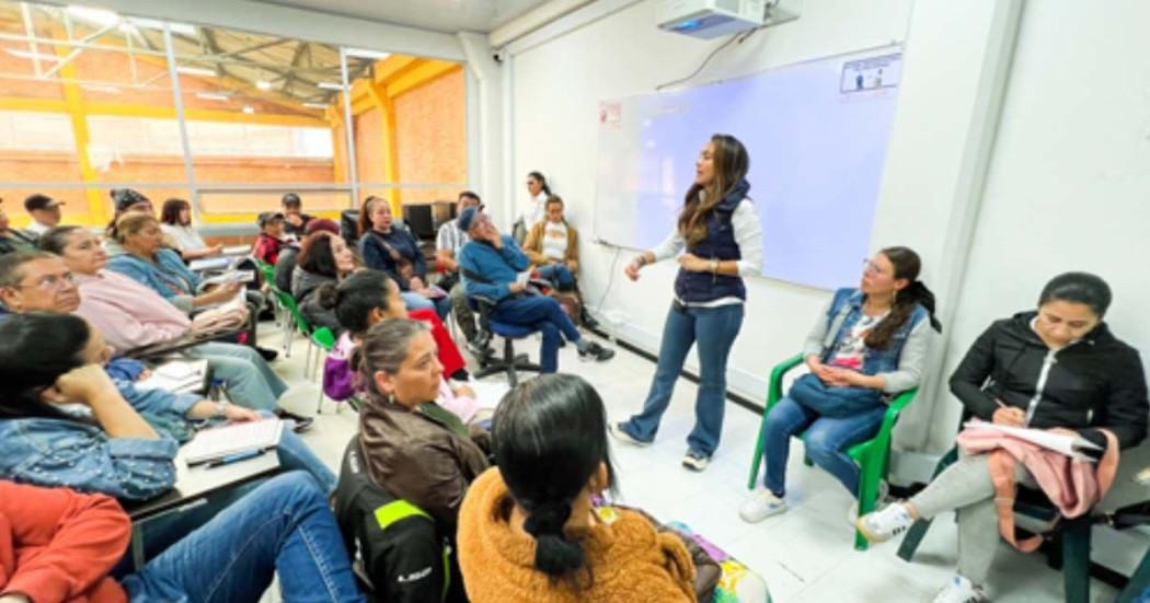 Cursos gratuitos en Bogotá comerciantes y emprendedores noviembre 2024