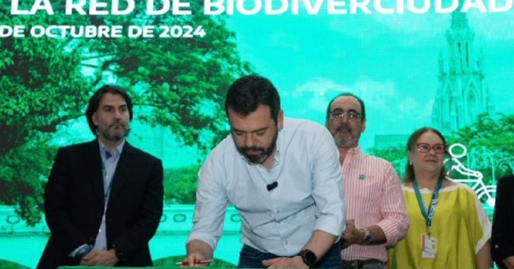 Mayor Galán Signs Bogotá’s Entry into CAF's BiodiverCities Network