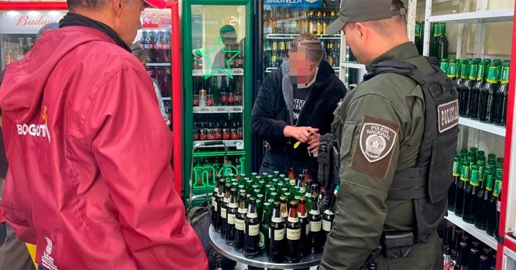 Más de 70 cervezas vencidas fueron destruidas en operativo en Bogotá