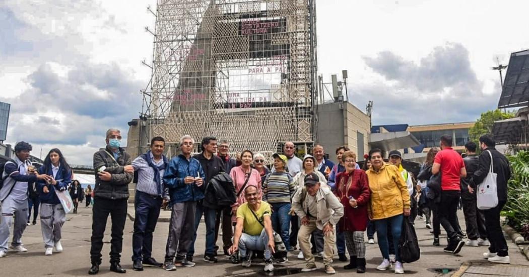 Adultos mayores Casas de la Sabiduría participan en FILBo Bogotá 2025