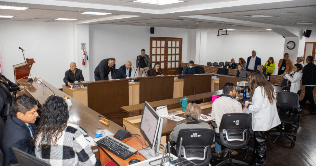 Bogotá institucionaliza Mesa de Medios Comunitarios en Engativá 2025