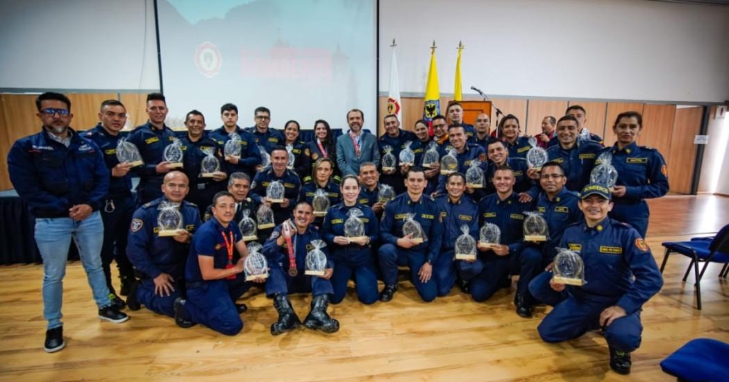 IDRD rinde homenaje a deportistas del Cuerpo Oficial Bomberos Bogotá 