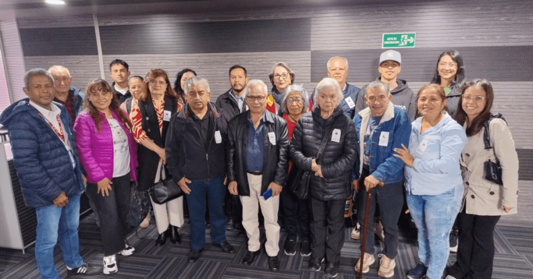 Cursos digitales para pensionados emprendedores en Bogotá 2025