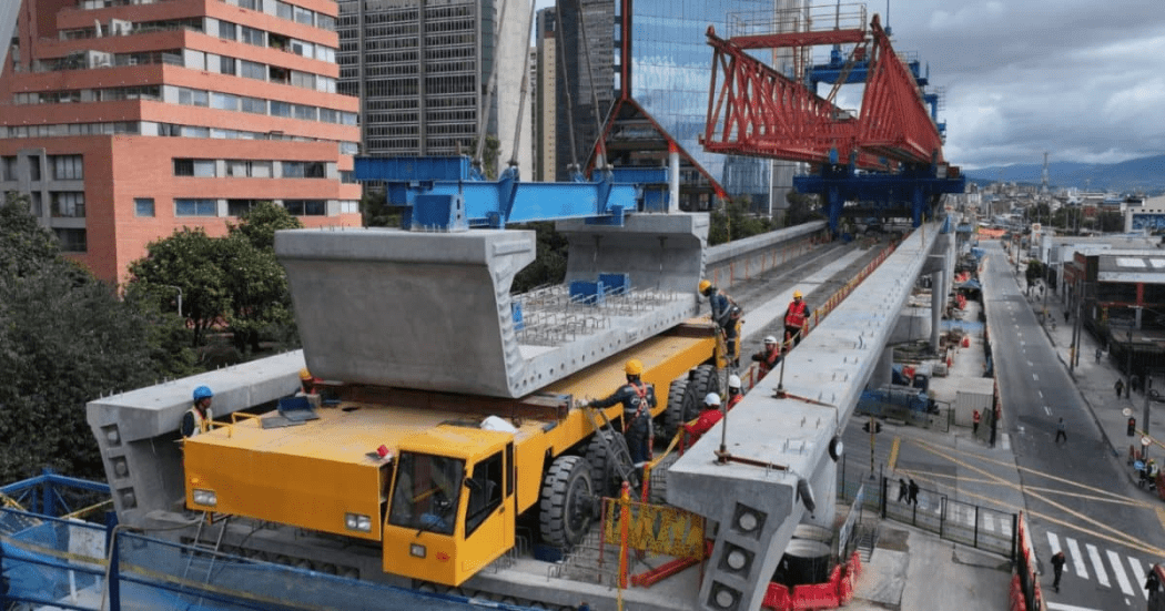 Kattor el carro que optimiza la construcción del viaducto Metro Bogotá