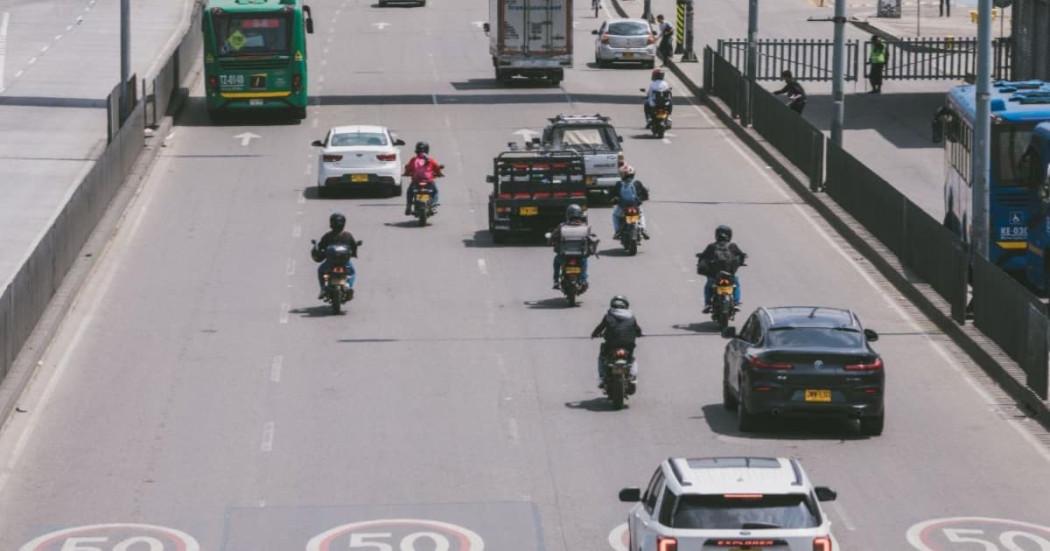 La velocidad máxima para carros en Bogotá se mantiene en 50 km/h 