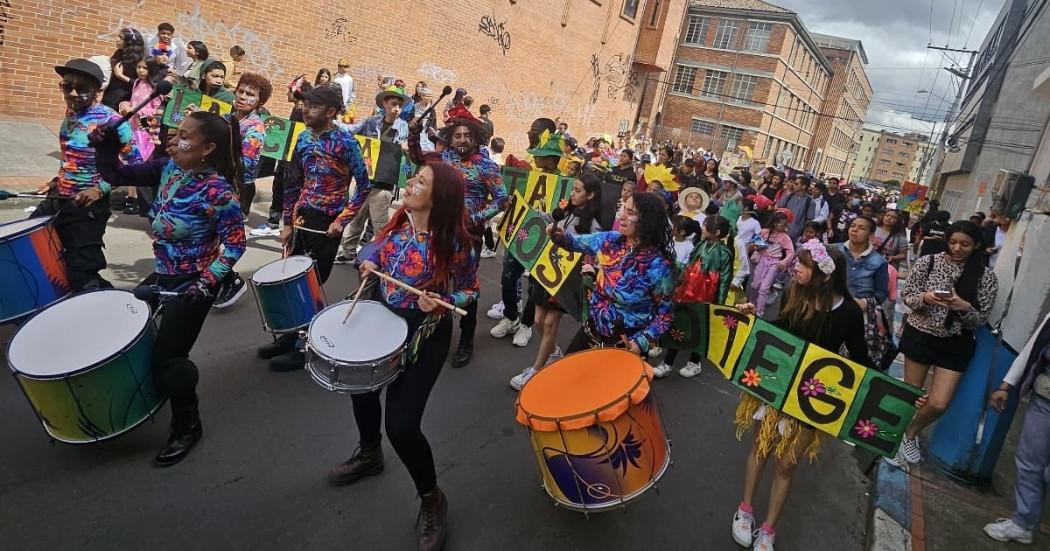 Los Mártires centro de Bogotá, celebró 21 años Carnaval por la Vida 2025