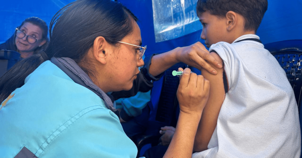Día del vacunador en Bogotá 2025 homenaje por parte del sector Salud 
