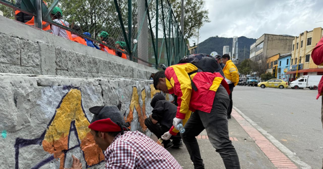 Jornada de limpieza y embellecimiento en el barrio Santa Fe en Bogotá 