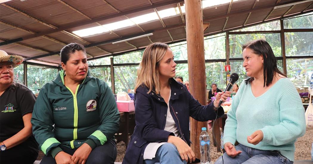 Más de 100 mujeres rurales se han capacitado en herramientas digitales en Bogotá