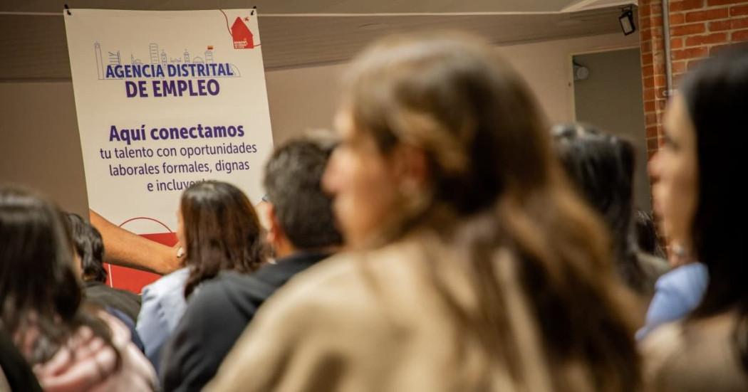 Trabajo sí hay Bogotá 80 vacantes auxiliares tienda hoy jueves 14 agosto 2025