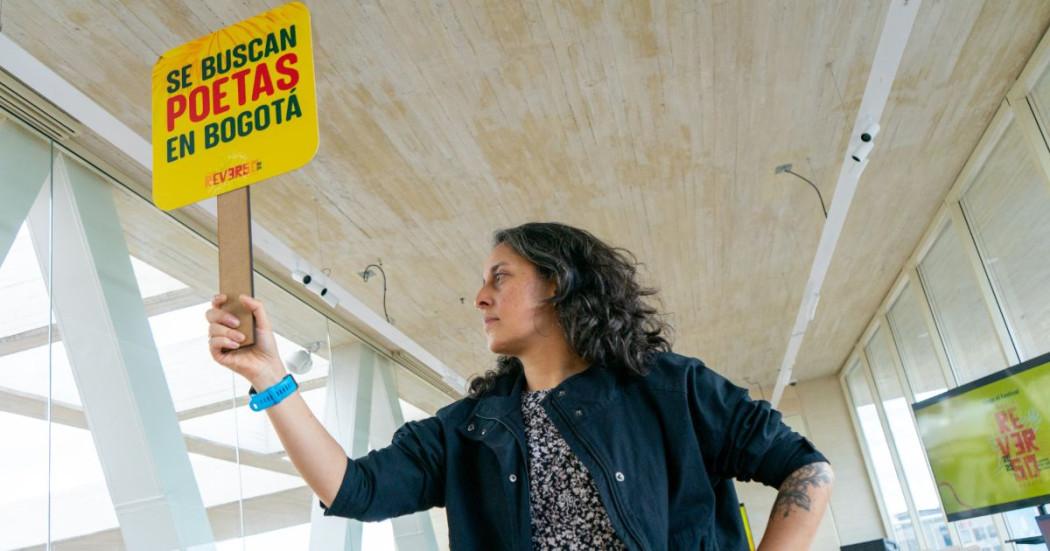 Si eres poeta participa en Reverso Bogotá BibloRed hasta 1 de septiembre 2025