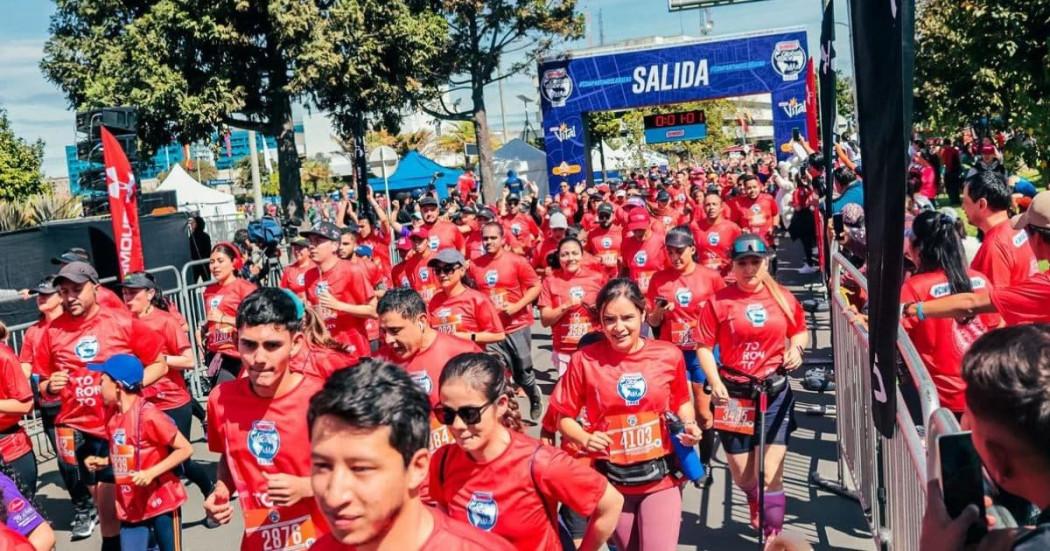 Personas corriendo una carrera atlética