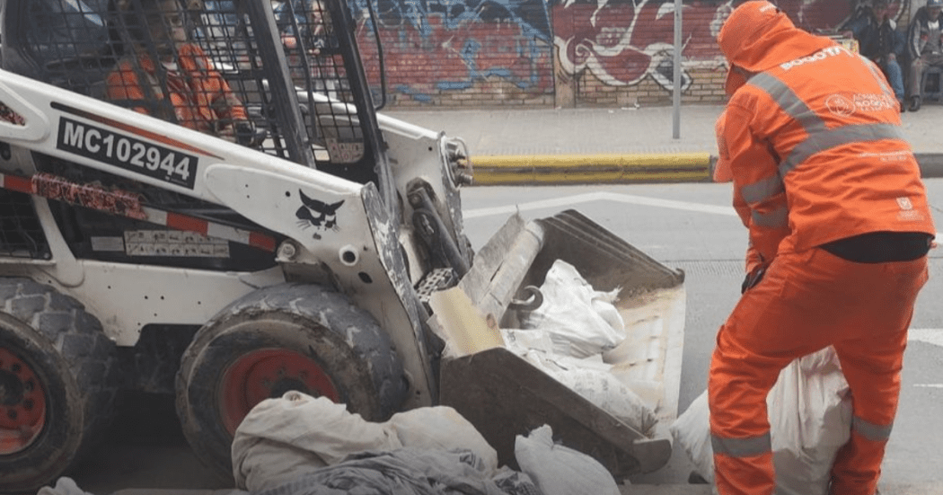 Bogotá retira 235 toneladas de escombros abandonados en calles