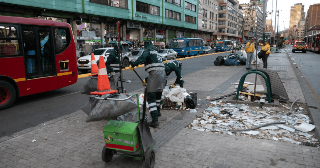 Bogotá retira de calles 1400 toneladas de escombros en septiembre 2025