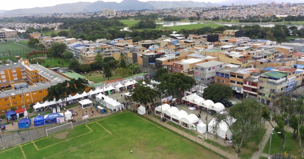 Foto de la 'Feria A Tu Servicio' de Engativá desde el aire.