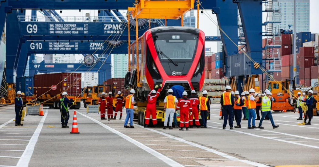 En fotos llegó primer tren de Línea 1 del Metro de Bogotá a Colombia