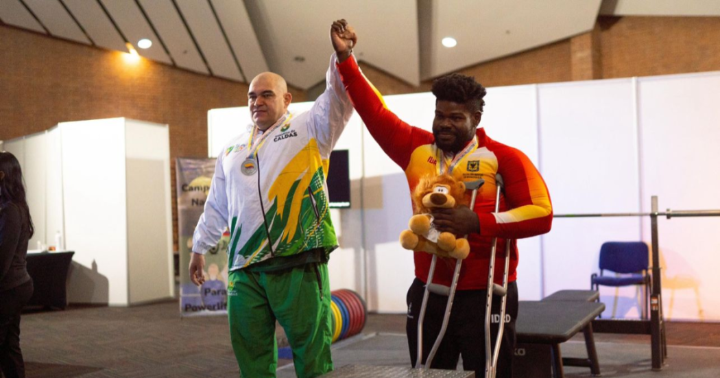 Imagen del deportista Andrés Ospina en el Podio.