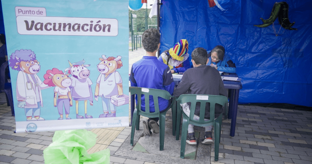 Fotografía de un punto de vacunación en Bogotá