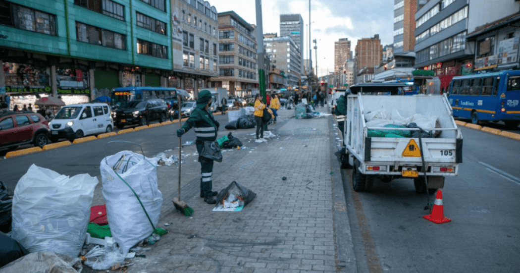 Bogotá retira mas de 137 toneladas de escombros abandonados en calles