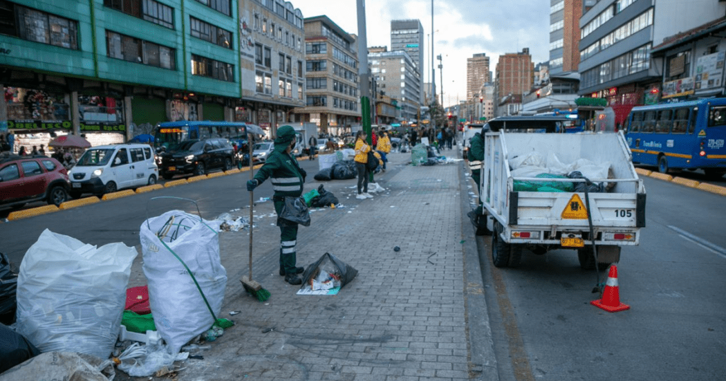 Bogotá retira mas de 137 toneladas de escombros abandonados en calles