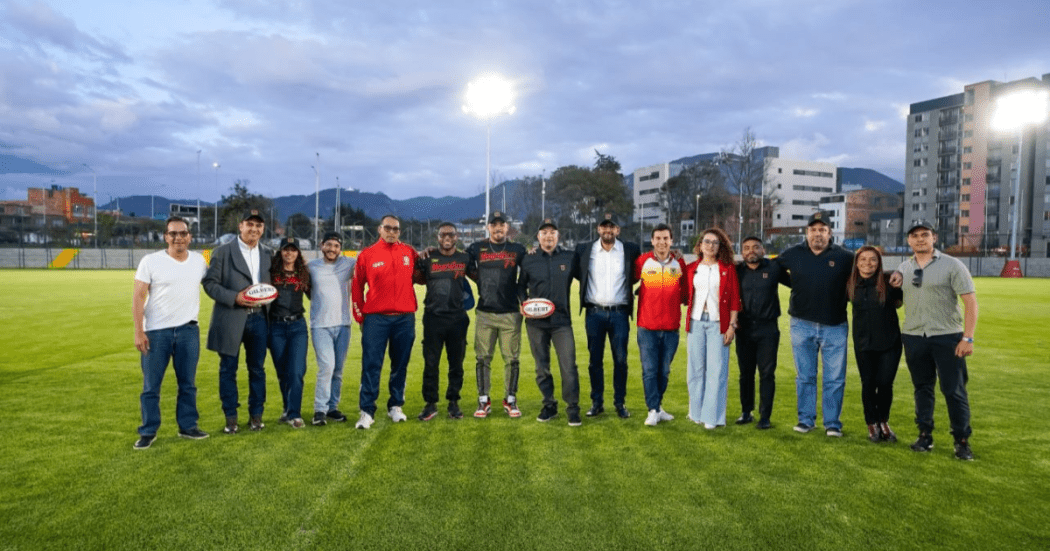 Imagen de organizadores, representantes de equipos nacionales e internacionales que asistirán al Torneo Internacional de Rugby 7