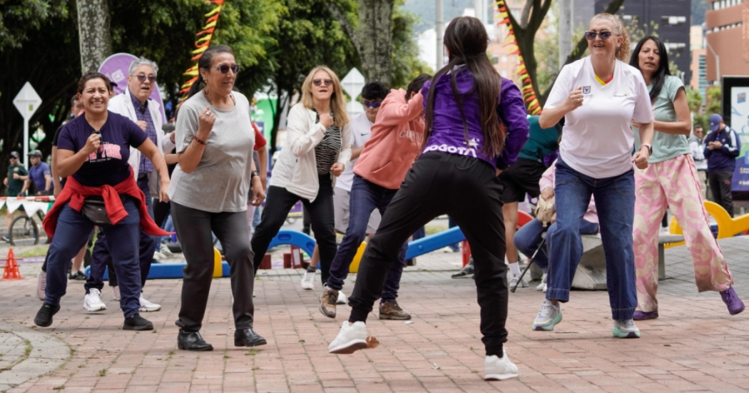 Imagen de personas realizando actividad física