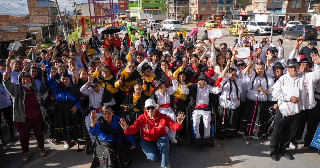 Foto de un grupo de personas en la localidad de Usme.