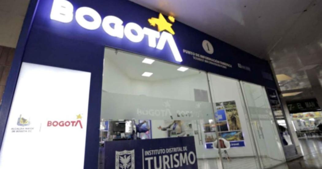 Foto de uno de los Puntos de Orientación al Turista del Instituto Distrital de Turismo de Bogotá.