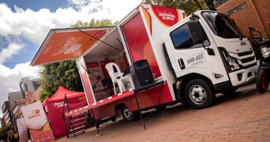 Foto de la Unidad Móvil de Atención de la Agencia Distrital de Empleo de Bogotá.