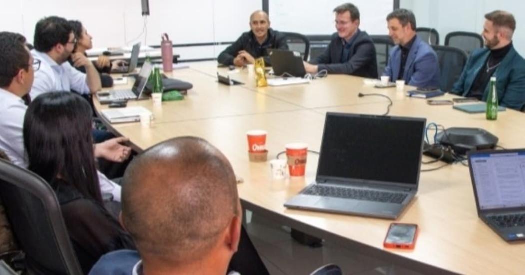 Reunión en sala de juntas 