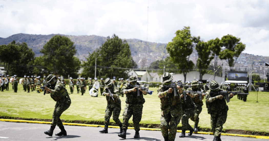 Foto de un batallón en Bogotá