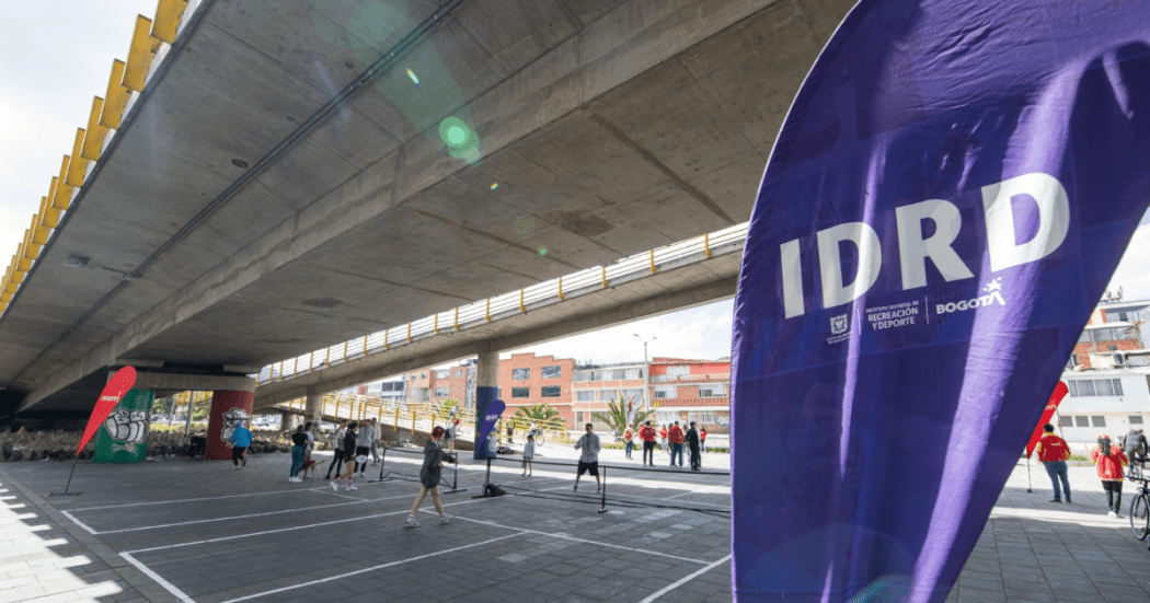 Imagen de deportistas en la ciclovía alternativa