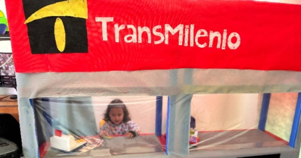 Niña participando de la estrategia ‘En TransMi pasan cosas buenas’.