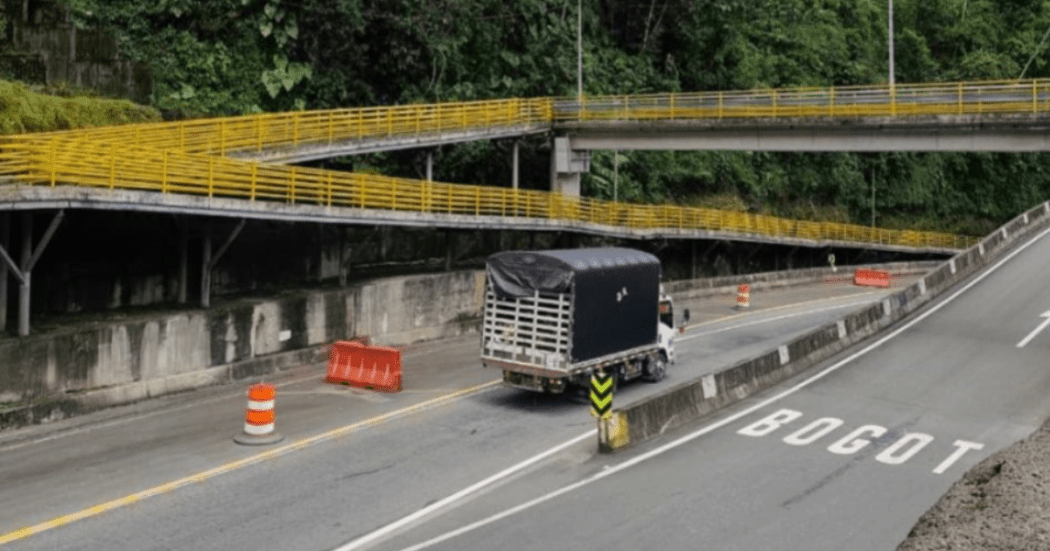 Imagen de un camión transitando la Vía al Llano