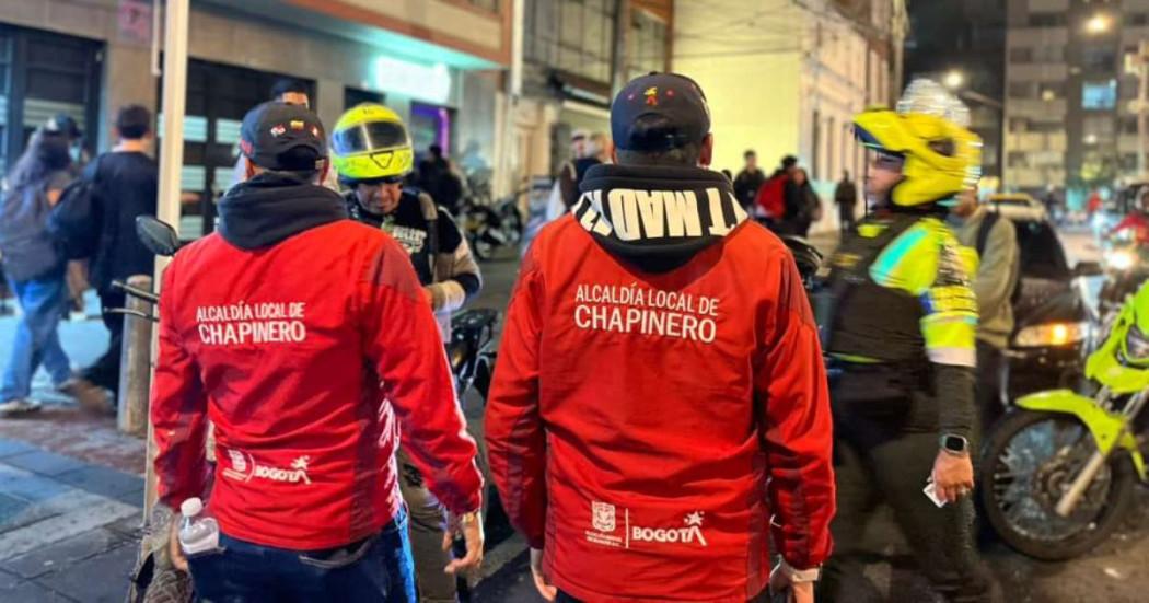 Funcionarios de la Alcaldía local y la Policía es operativo de espacio público