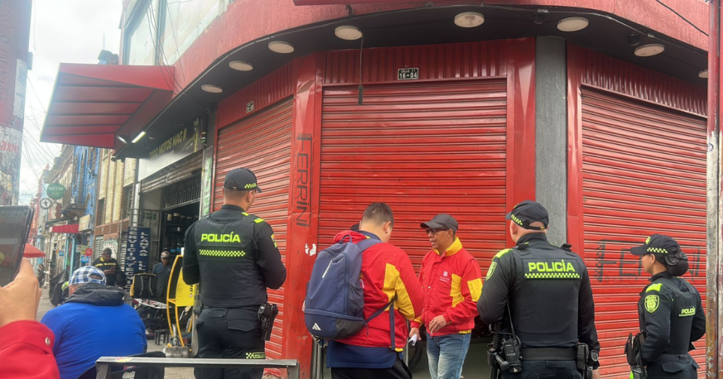 Foto de unos operarios en un operativo en Los Mártires