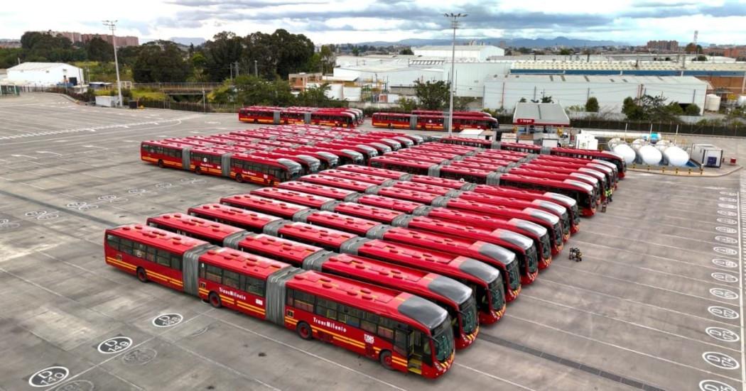 Buses de TransMilenio estacionados