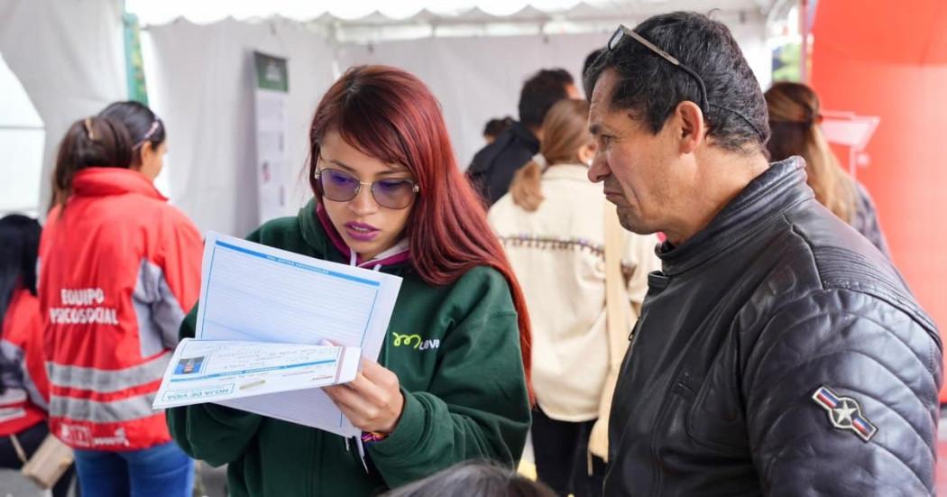 Foto de personas en una de las ferias de empleabilidad adelantada en Bogotá