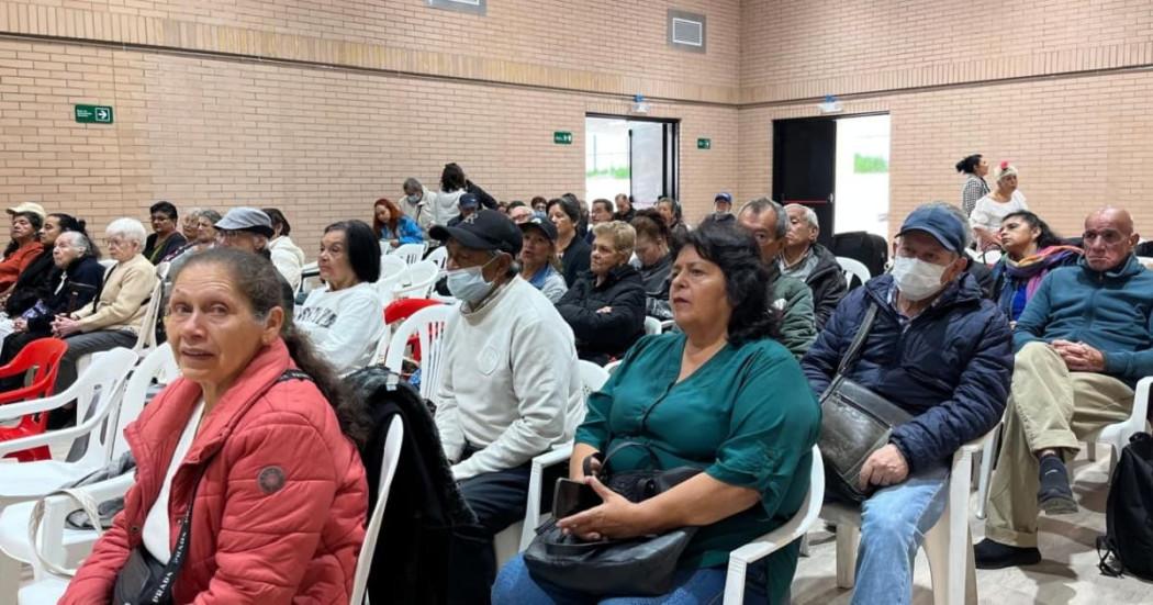 Foto de los nuevos integrantes de la Comisión Ambiental Local de Los Mártires 2025