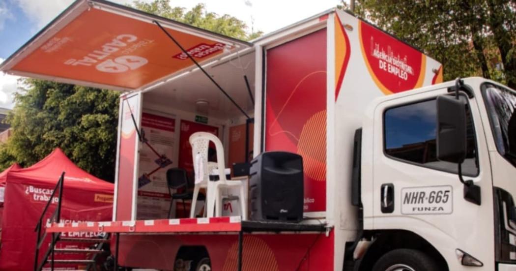 Foto de la Unidad Móvil de Atención de la Agencia Distrital de Empleo de Bogotá.