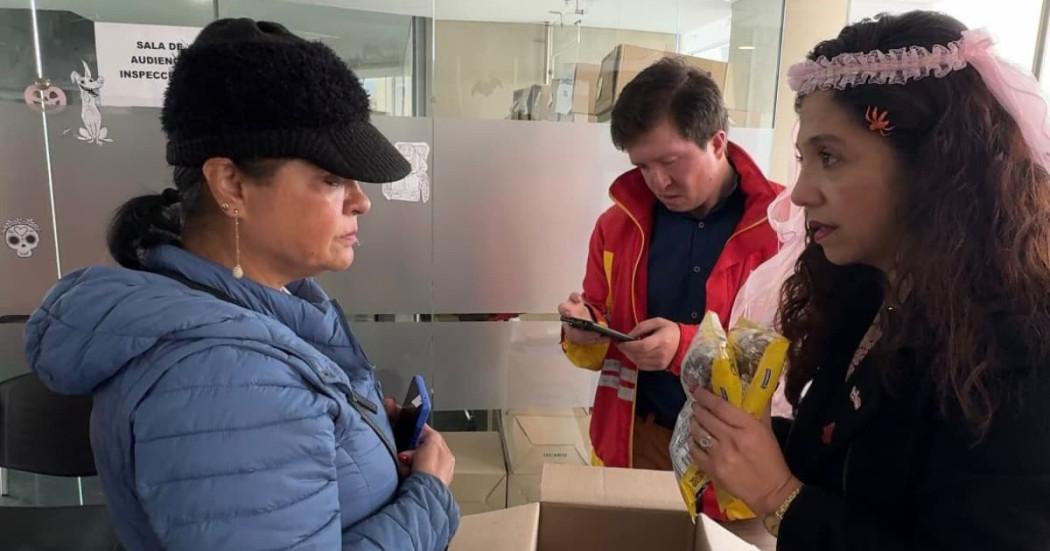 Entrega de dulces a la Junta de Acción Comunal de la localidad de Tunjuelito