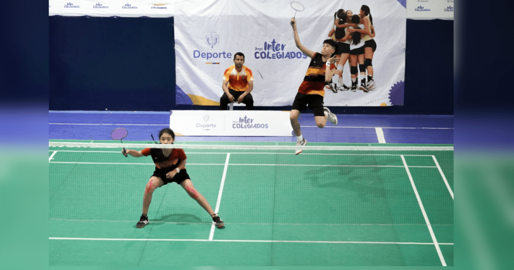 Imagen de deportistas jugando un partido