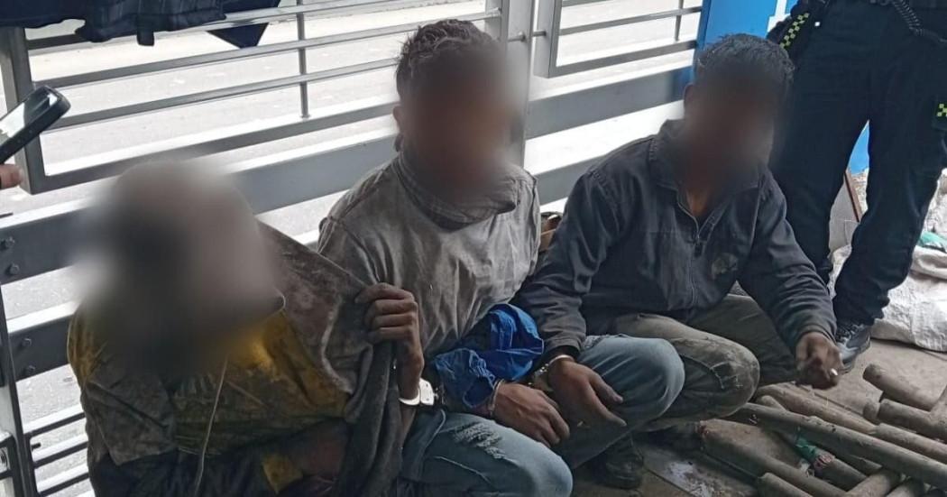 En la foto los capturados por hurtar cable