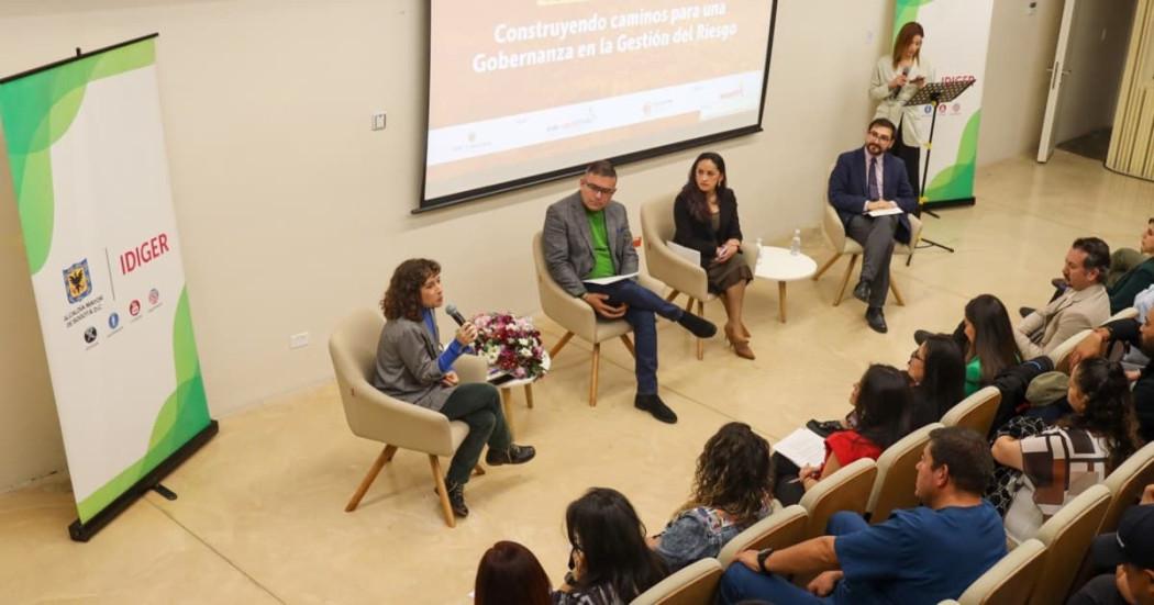 Foto del Foro Internacional “Construyendo Caminos para la Gobernanza en la Gestión del Riesgo: experiencias comunitarias, académicas e institucionales”