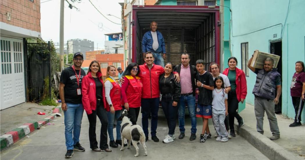Equipo de la CVp con la comunidad beneficiada