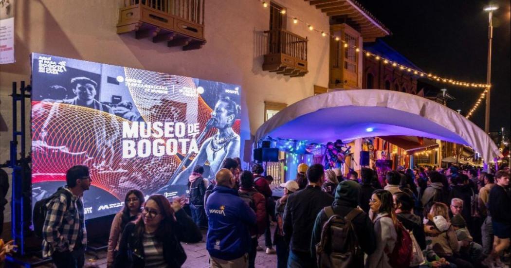 Imagen de asistentes a Noche de los Museos 2025