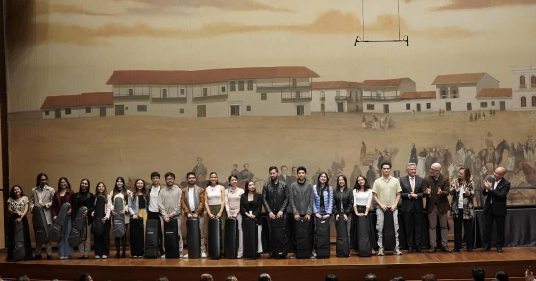 Foto que muestra ganadores del Concurso Internacional De Violín Ciudad de Bogotá 2025