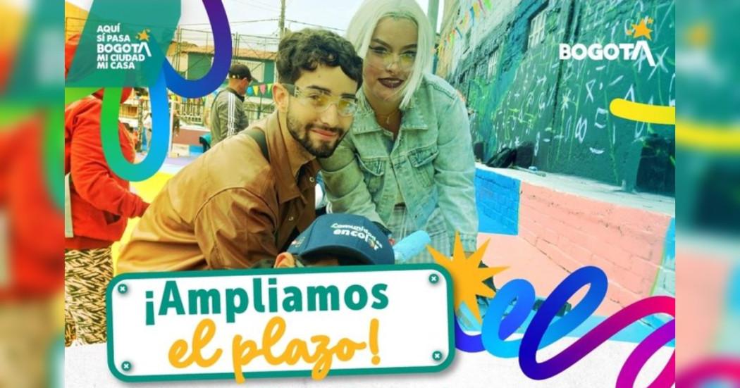 Imagen que muestra dos personas sonriendo junto al mensaje 'Ampliamos el plazo'