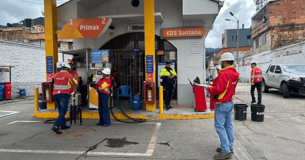 Foto de funcionarios del Distrito en una inspección