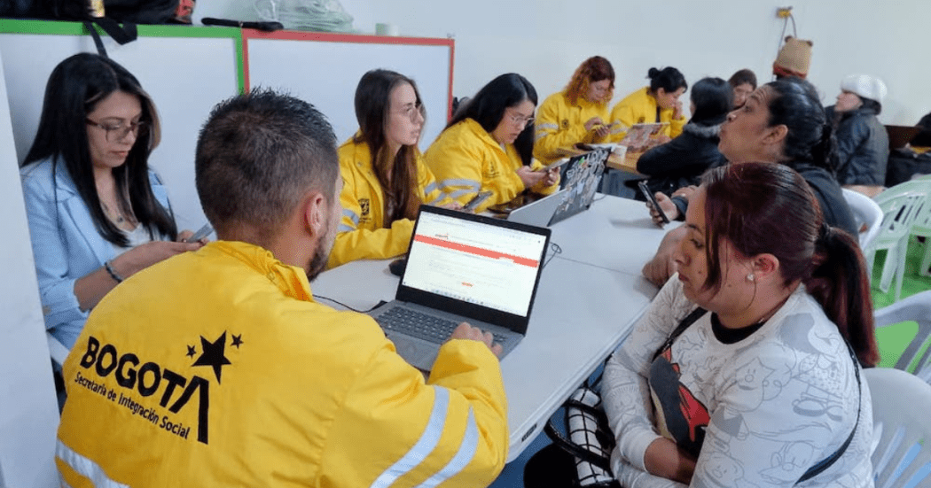 Imagen de varios funcionarios de Integración Social